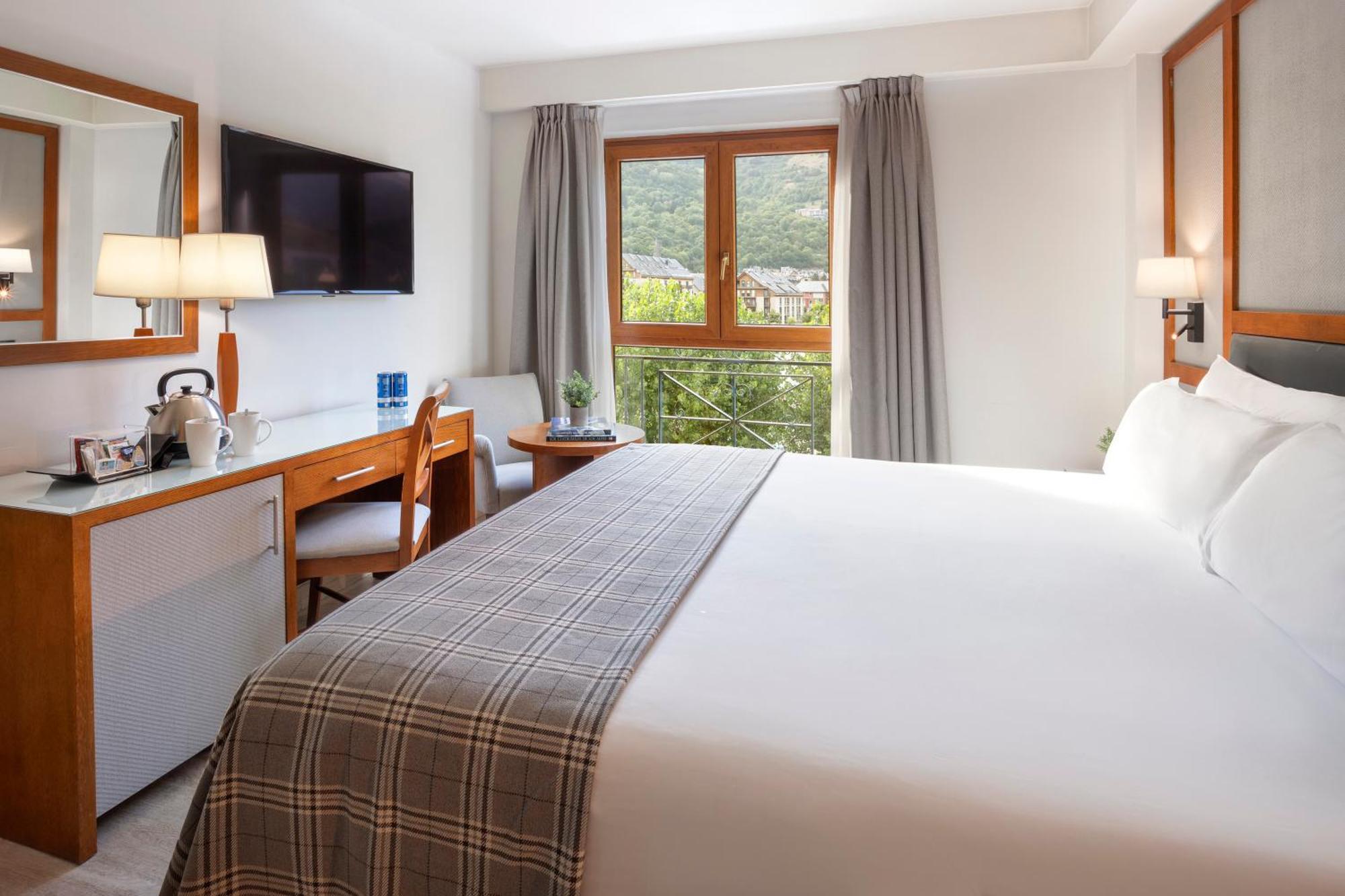 Hotel Vielha Val D'Aran, Affiliated By Melia Eksteriør bilde
